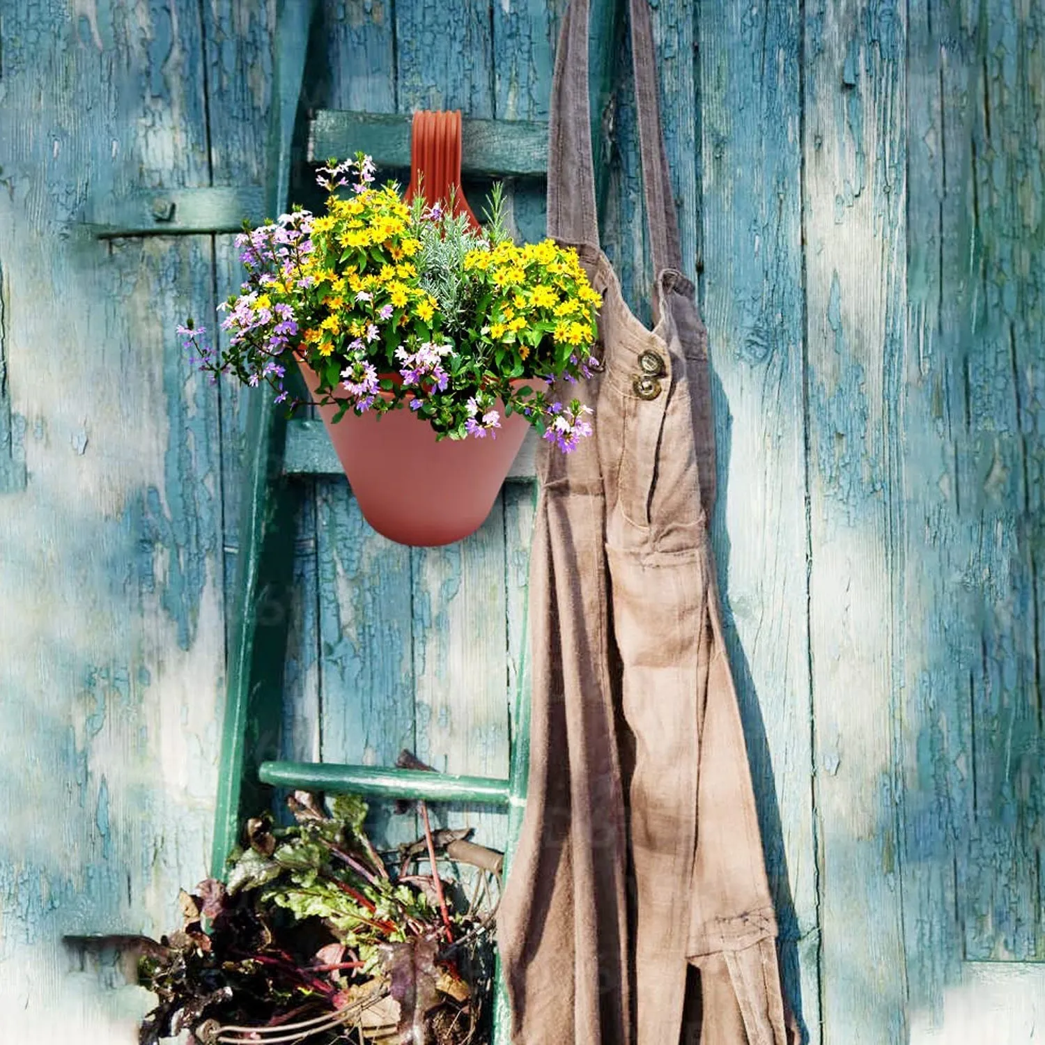 4822 Hanging Planter Pot used for storing and holding plants and flowers in it and this is widely used in in all kinds of gardening and household places etc.