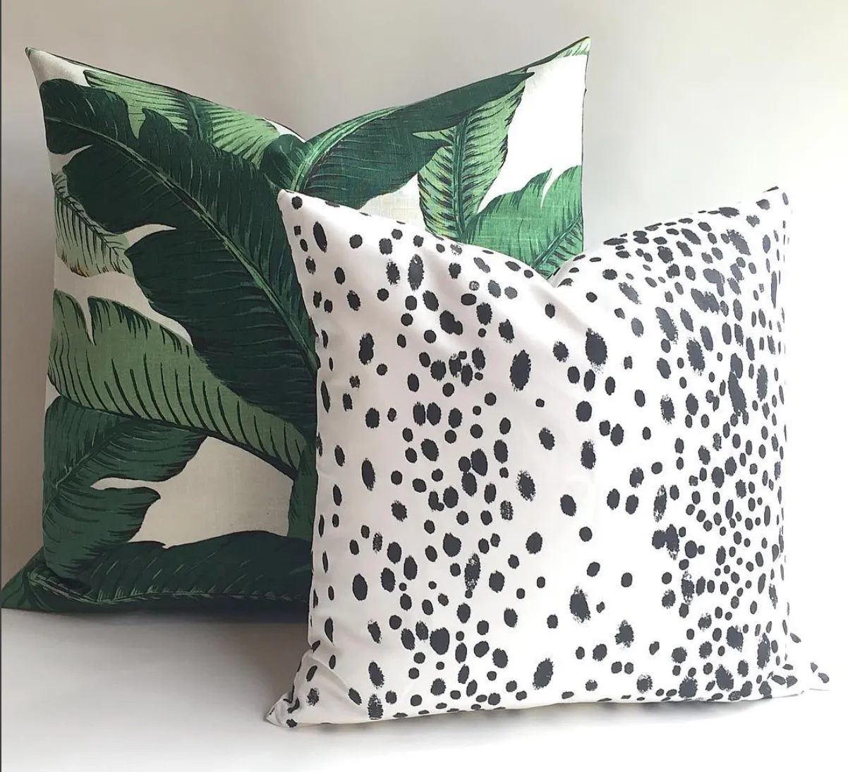 Carly: Les Touches Style Modern Dotted Pillow Cover