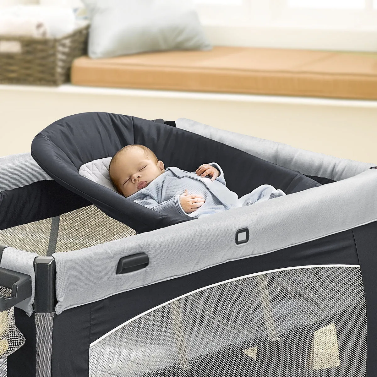 Chicco Lullaby Baby Playard - Lilla