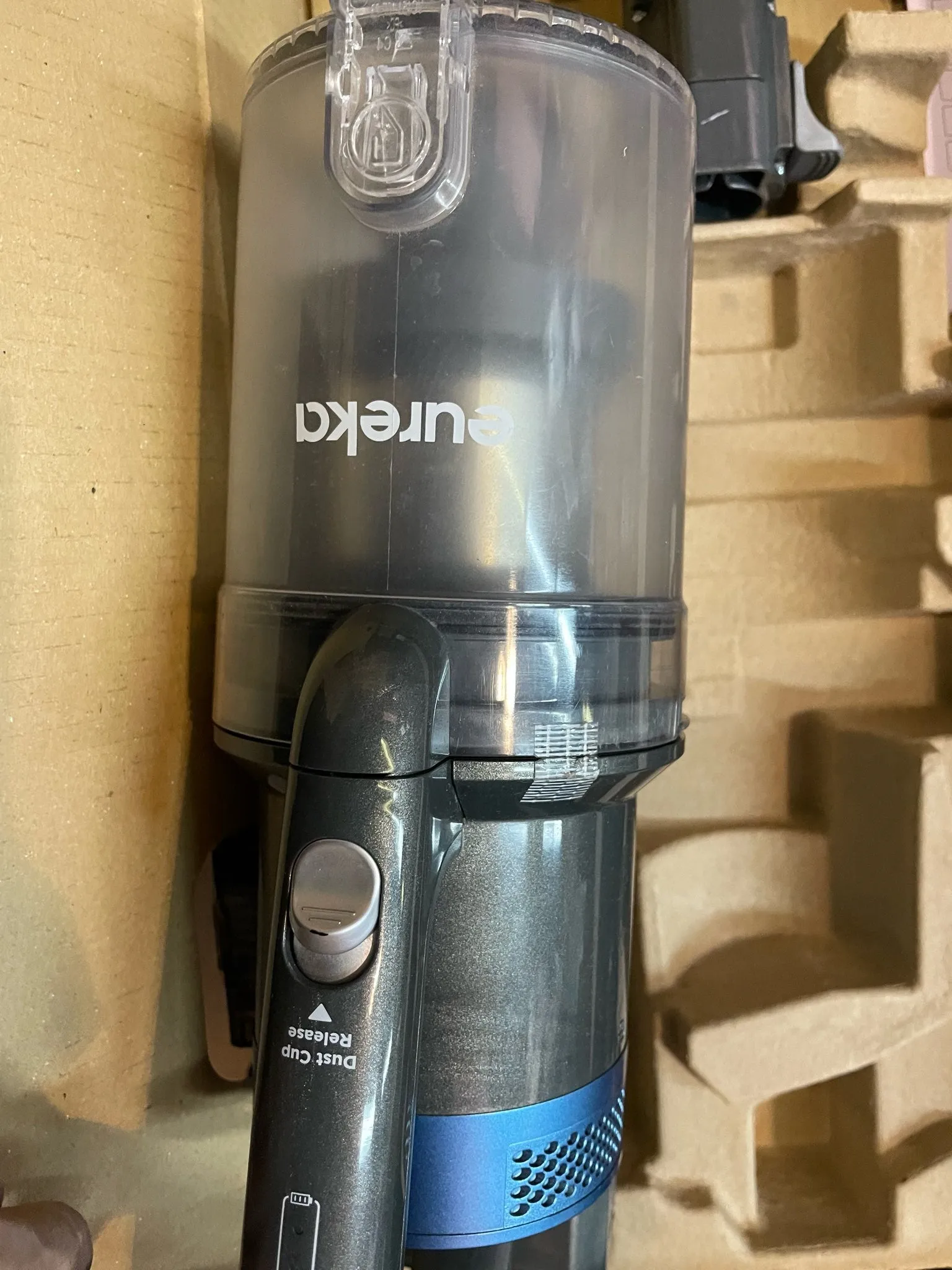 **CLEARANCE** Eureka Stylus Cordless Stick Vacuum