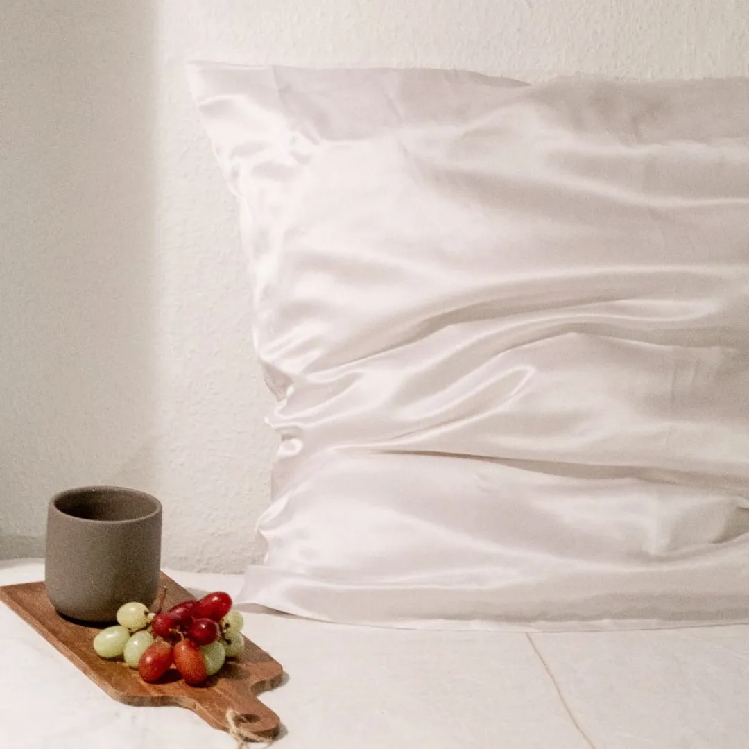 H.E.R 100% Mulberry Silk Pillowcase - White