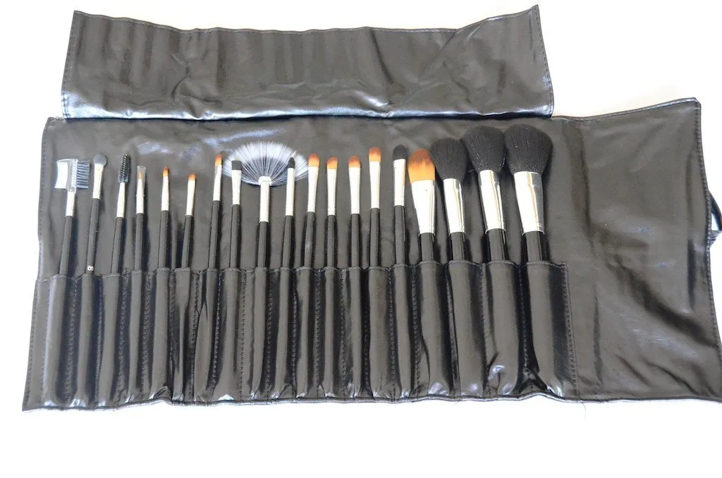 IB 19pc Luxury Makeup Brush Set