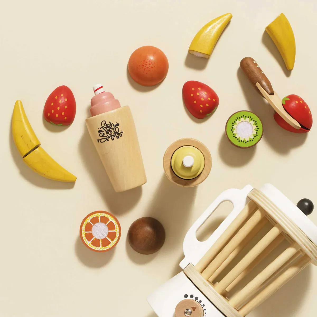 Le Toy Van Wooden Fruit Smoothie Blender Set